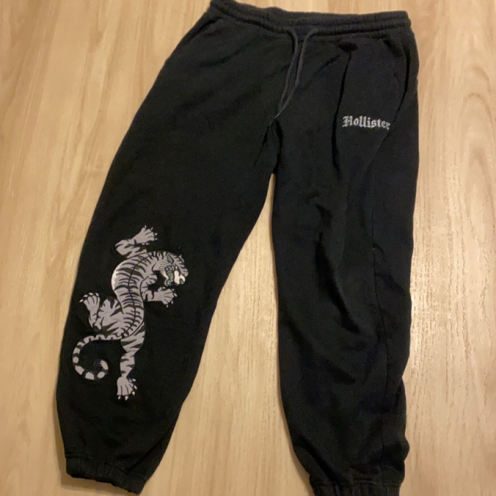 Hollister Black Men Joggers with Grey Tiger Print